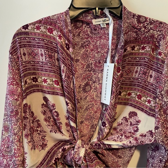 Karma Highway Floral Bohemian 1970s Women's Tie Silk Top Pink Paisley NWT - Picture 2 of 4